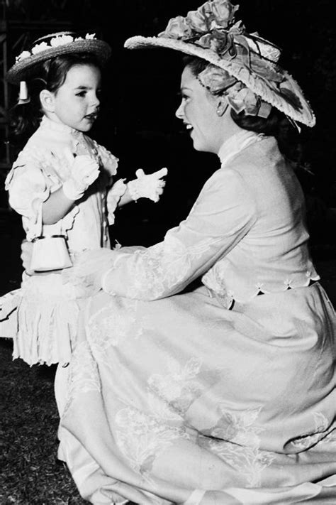 Liza Minnelli And Judy Garland On The Set Of In The Good Old Summertime