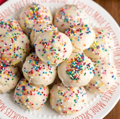Quick and easy to make with just a few ingredients one being anise extract that gives these cookies their amazing flavor. Auntie Mella's Italian Soft Anise Cookies : Auntie Mella S Italian Soft Anise Cookies The Apron ...