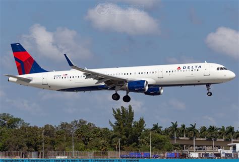Foto Delta Air Lines Airbus A321 211 N311dn