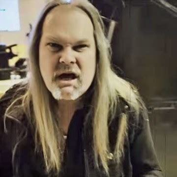His strong and diverse voice and solid songwriting skills have become powerful trademarks in the hard rock world. JORN LANDE, vidéo de la reprise de PAUL STANLEY 'Live To Win'