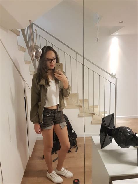 Pin By Lilachy4499 On Outfits Outfits Mirror Selfie Selfie
