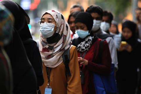 The virus remains dangerous in communities with low vaccination rates, and getting vaccines into these communities is crucial in continuing to. LATEST UPDATE: Malaysia Surpasses 4,000 COVID-19 Cases ...