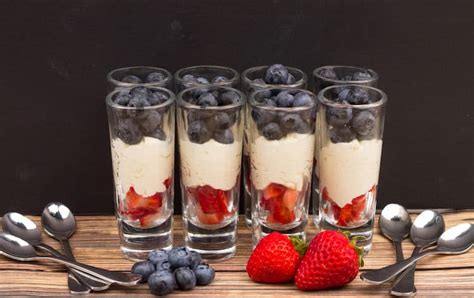Mascarpone toetje met bessen