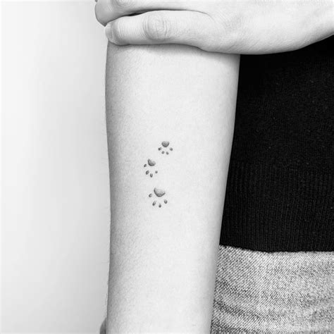 73 Cute Small Aesthetic Tattoos Images In 2020 Aesthetic Tattoo