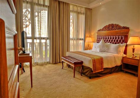 Pillowtop beds feature egyptian cotton sheets. Royale Chulan Kuala Lumpur Hotel - Deals, Photos & Reviews