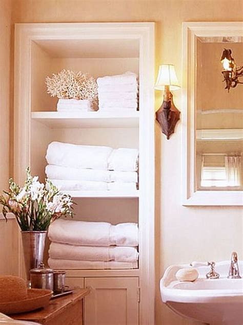 As a rule, the bathroom need to hang one or two towels common areas, basic towels for the bathroom and store spare towels. Towels Storage - 24 Ideas To Spruce Up Your Bathroom