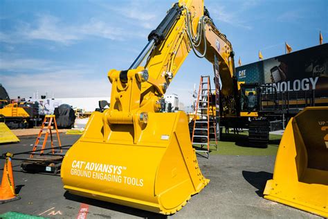 This is a very well maintained machine, asking $55,000 cash, will owner finance with $5,500 down and the proper documentation, monthly payment of $1,143.05 until paid off. Cat Unveils New 395 Excavator: Bigger, Stronger, Faster ...