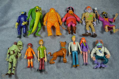 Lot 13 Scooby Doo Action Figures Mystery Team and Villains, Bad Guys ...