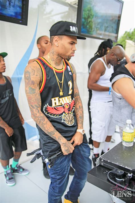 Кристофер морис (крис) браун — американский певец и актёр. Chris Brown Músicas 2020 - Chris Brown's Daughter Suffers ...