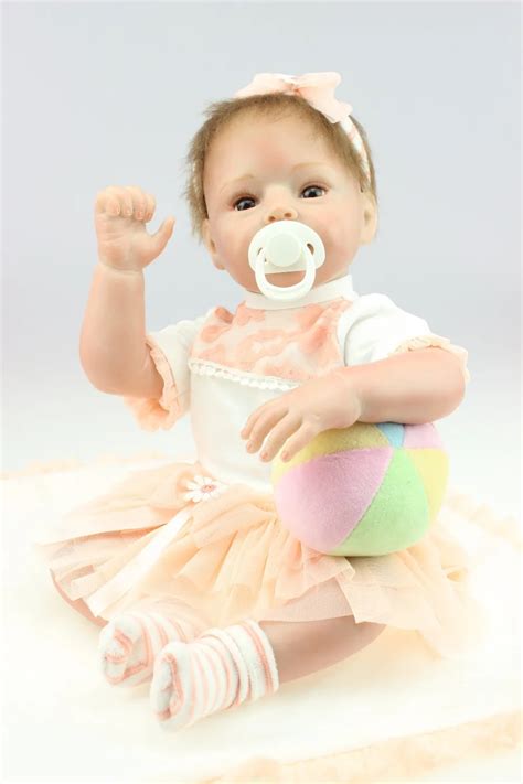 New Hot Sale Lifelike Neborn Baby Doll Wholesale Fashion Doll Real Soft