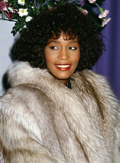 Beautiful Whitney Houston 1994 Whitney Houston Hair Clips 90s