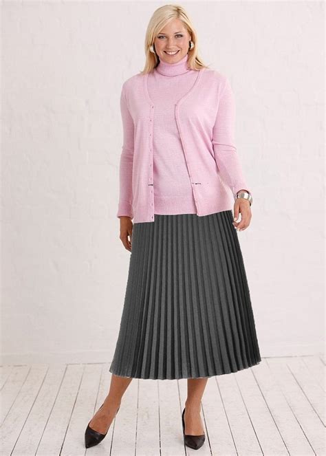 Virtuous Christian Ladies In Pleats Skirt Fashion Pleated Skirt Nice Pleated Skirt