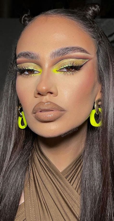 50 Gorgeous Makeup Trends To Try In 2022 Golden Yellow Makeup I Take You Wedding Readings