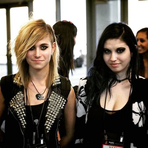 Sydney Ellen And Julia Pierce At Namm 2016 Hey Violet Laurie Monk