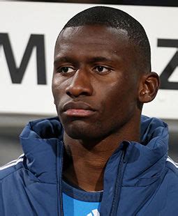 Uefa will take no action against antonio rüdiger despite the chelsea defender appearing to nibble paul pogba's back during germany's defeat by france.rüdiger, 28, appeared to touch the manchester. VfB Stuttgart | Antonio Rüdiger wechselt zum AS Rom