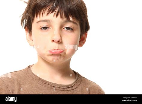 Sieben Jahre Alter Junge Mit Einem Traurigen Schmollendes Gesicht Stockfotografie Alamy