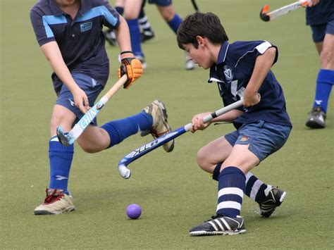 Aucune preuve ni aucune source d'information n'existe au sujet de l'origine réelle de ce jeu. Marre du foot ? Essayez le base-ball, le hockey sur gazon ...