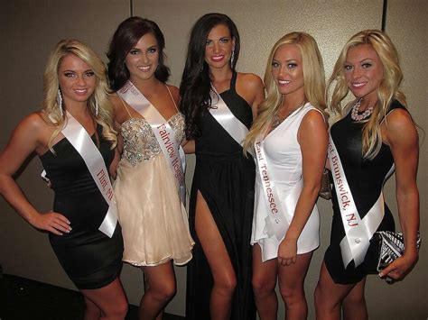 Take A Look A Hooters Swimsuit Pageant