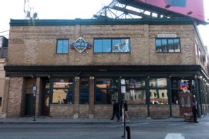 Travel Guide To Wrigleyville In Chicago Thyme Love