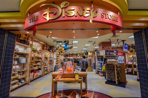 Disney Store Launches 90s Collection X96