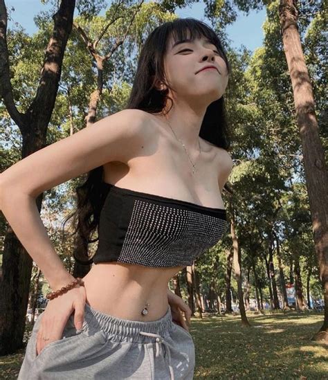 Hot Girl Phòng Gym Trần Bích Hạnh Show Body Nuột Nà Nóng Bỏng