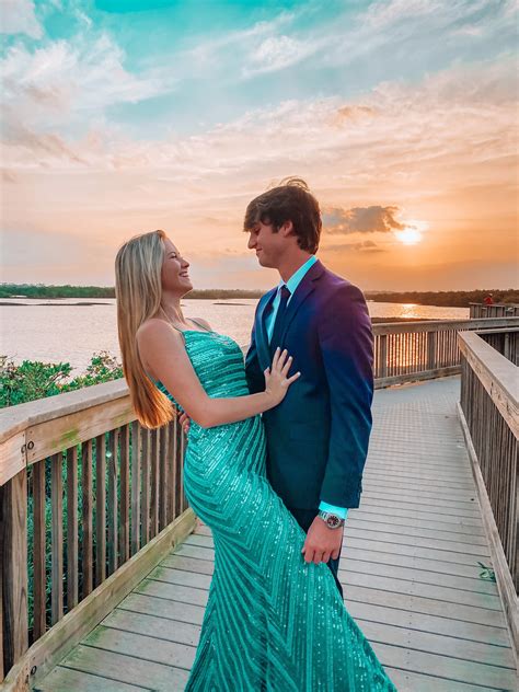 Pin By Emily Drewry On Prom Couple Photos Prom Couples