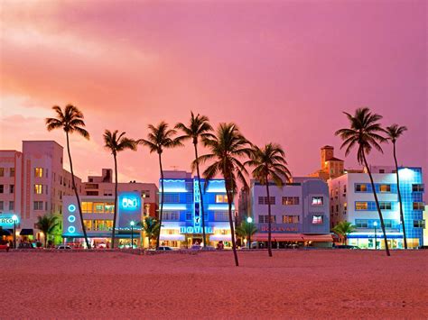 Ocean Drive In Miami Florida 2019 Bing Wallpaper Preview