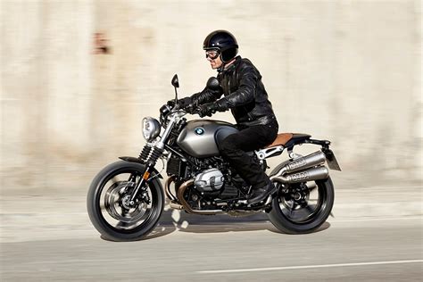 With the boxer, you can ride around with your head held high, it is available for every spontaneity. BMW R nine T Scrambler(スクランブラー)正式公開!! | 新型バイクニュースなら ...