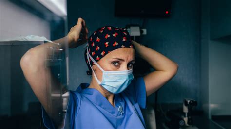 Women Doctors Are Still Getting Screwed Over