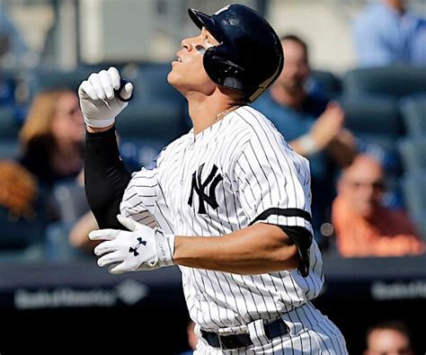 all rise yankees judge breaks rookie home run record