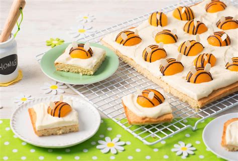 4 löscht deinen durst.auf pinterest merken: Bienchenkuchen | Sanella | Bienchenkuchen, Backrezepte, Kuchen