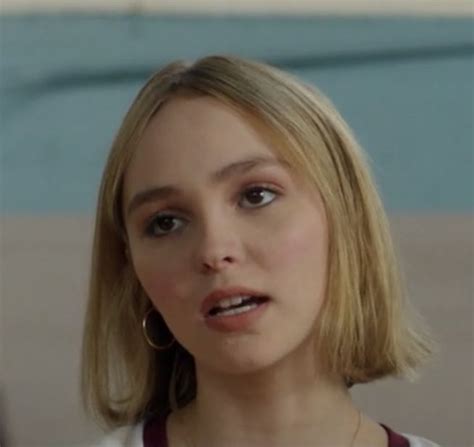 Lily Rose Depp Movie Yoga Hosers Colleen Collette Clothes Outfit Short Hair Short Hair Styles