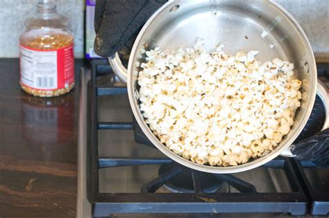How To Cook Popcorn On The Stove