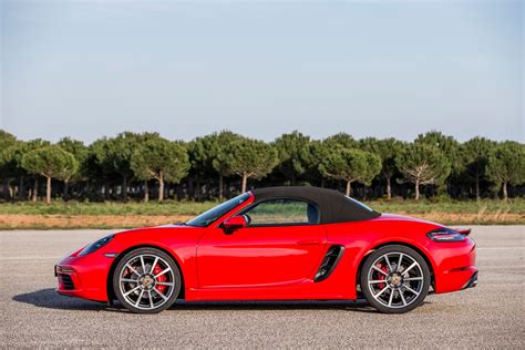 Porsche Boxster Fully Revealed With Turbo Flat Four Engines