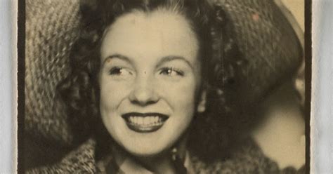 Before She Was Marilyn Monroe Norma Jeane Baker Took Her First Selfie