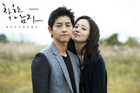 10 foto song joong ki berjas rapi di drama vincenzo bonus pakai hanbok putih, ganteng maksimal! Are They Dating? The Truth About Moon Chae-won and Song ...