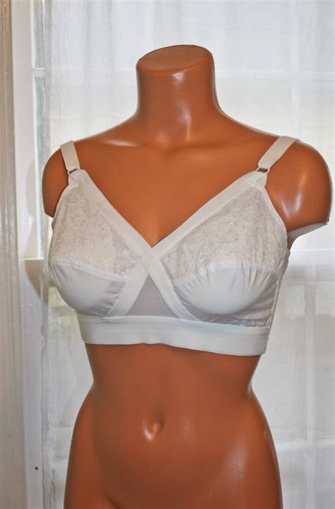 Vintage Pinup Bullet Cone Point Bra White Cotton And Lace Etsy