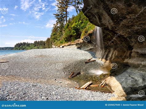 Sandcut Beach On Vancouver Island Stock Image Image Of Pebbles Rocky