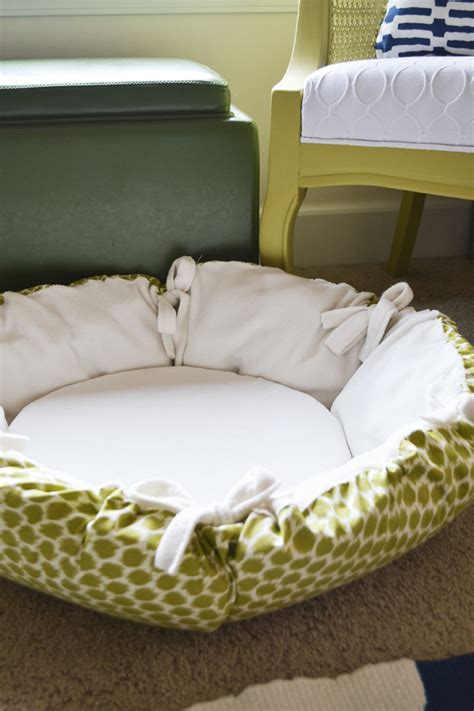 Sarah M Dorsey Designs Diy Christmas Ts Round Pet Bed