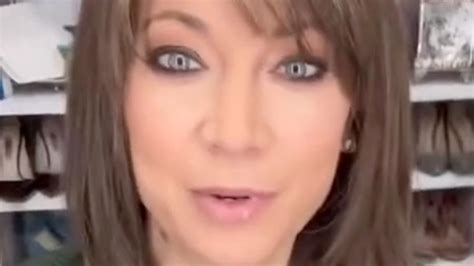 Gmas Ginger Zee Shows Off Her Fit Figure In A Curve Hugging Green Dress As Fans Praise Her New