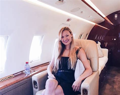 Globetrotting Ryanair Pilot Reveals Glamorous Lifestyle With Stunning Instagram Snaps From