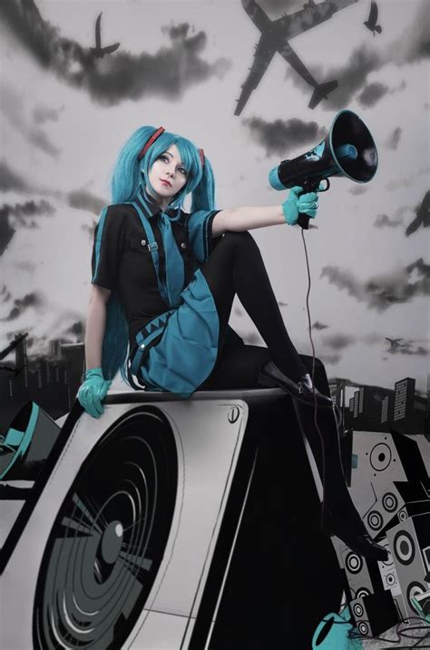 Hatsune Miku Cosplay Love Is War