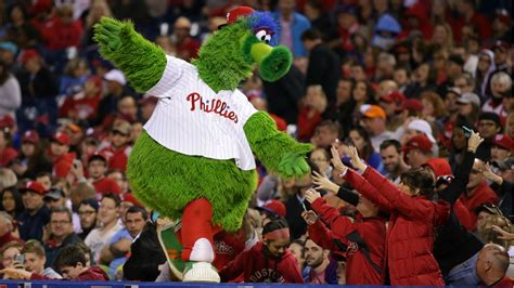 What Does The New Phillie Phanatic Look Like Here Are All The Changes