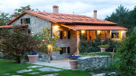 Small Tuscan Style Home Tuscan Style Homes Tuscany House Tuscan House