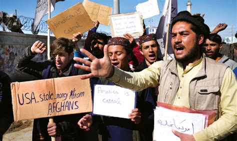 منجمد اثاثوں کے خلاف کابل میں مظاہرے، بائیڈن کا فیصلہ یک طرفہ ہے‘ Urdu News اردو نیوز