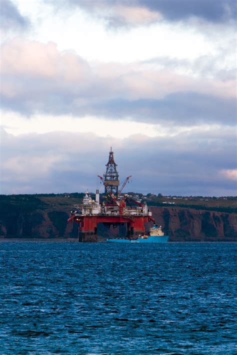 Oil and gas jobs and careers recruitment 2021: Free photo: Oil and Gas - Barrel, Resource, Offshore ...