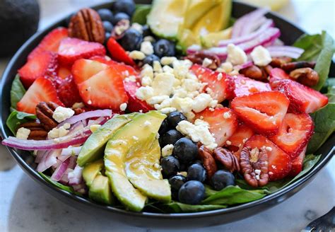 California Avocado Salad With Spinach And Summer Berries California