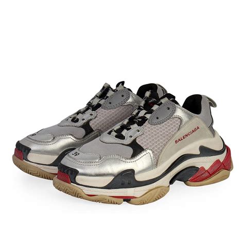 We did not find results for: BALENCIAGA Triple S Sneakers Grey - S: 39 (6) | Luxity