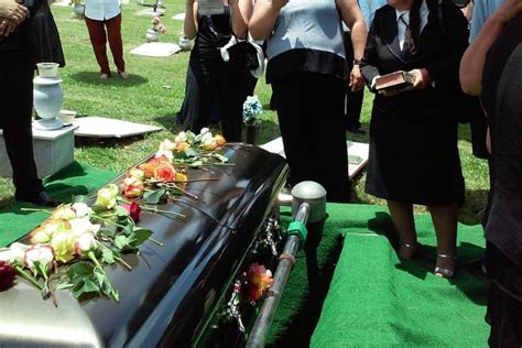 Funeral Etiquette The Dos And Donts When Paying Your Last Respects