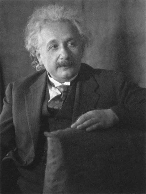 Koleksi Gambar Albert Einstein Yang Paling Rare Knowledge Is Power